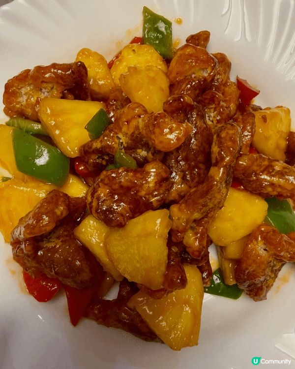 1.波蘿咕嚕肉：酸酸甜甜，肉質外脆內軟。