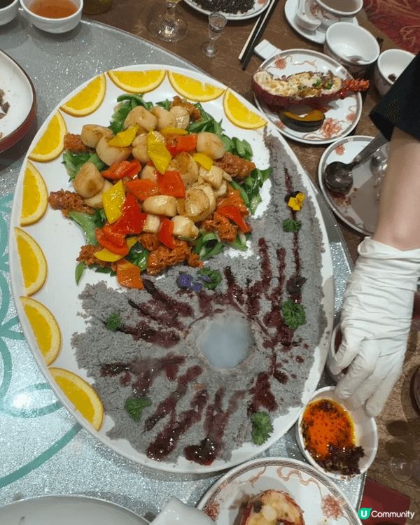 在利宛酒樓。出品賣相很好。菜色豐富。味道頂尖。