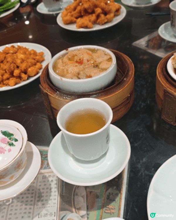 中上環懷舊酒樓~蓮香樓。新裝修，水滾茶靚，座位闊落，食物美味...