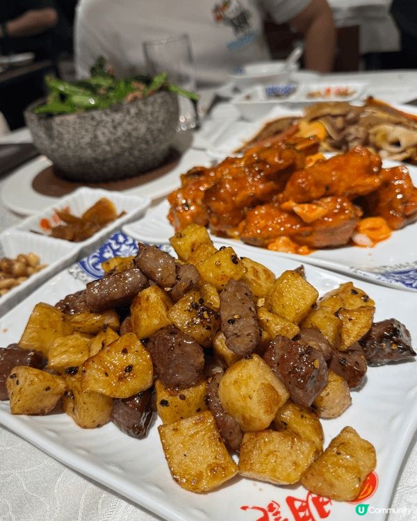 食一個菠蘿包做早餐中午食了一頓火鍋 晚上再食了一個潮州菜 完...
