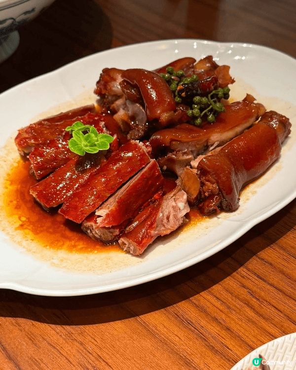 川菜餐廳，特色菜又幾好食，一大班人去旅遊時拍攝的分享回憶。