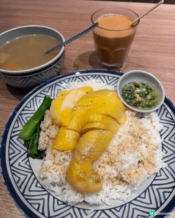 台灣餐廳的美食椒鹽杏鮑菇燒雞飯台灣香腸滷水牛腱，非常美味