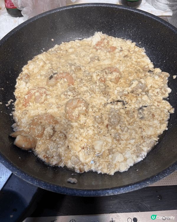 台灣餐廳的美食椒鹽杏鮑菇燒雞飯台灣香腸滷水牛腱，非常美味