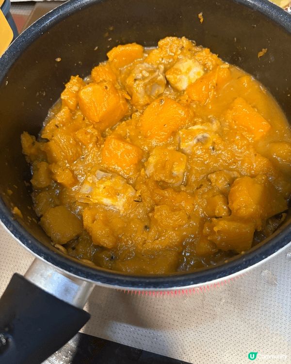台灣餐廳的美食椒鹽杏鮑菇燒雞飯台灣香腸滷水牛腱，非常美味
