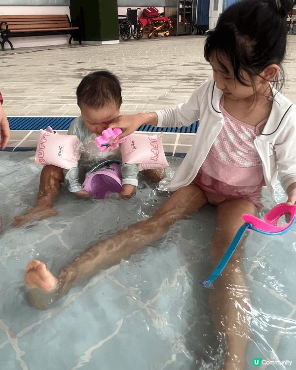 今個暑假除咗去泳池解暑降溫之外，仲去咗日本旅行！女女期待左撘...