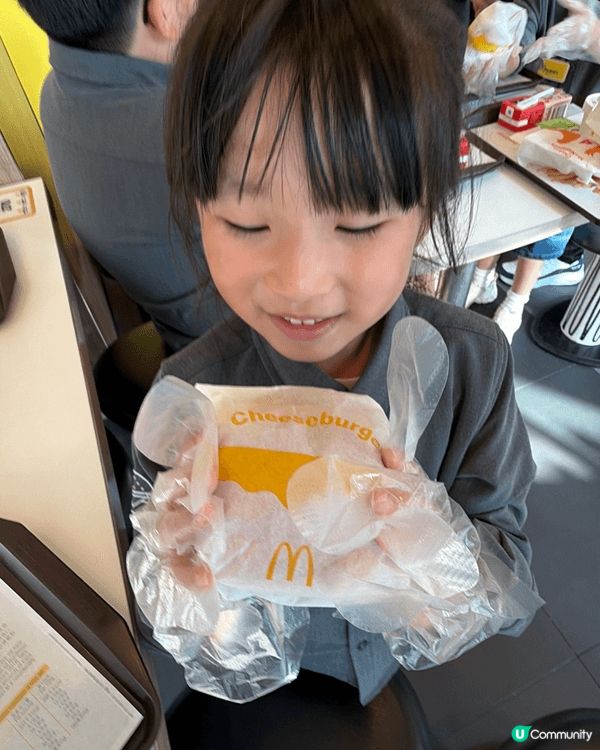 麥當勞小員工學習體驗日真係好玩又學到野！！$100一位又有得...