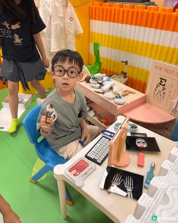 媽媽為左避暑，又可以放電，去唔同playhouse 度扮演動...