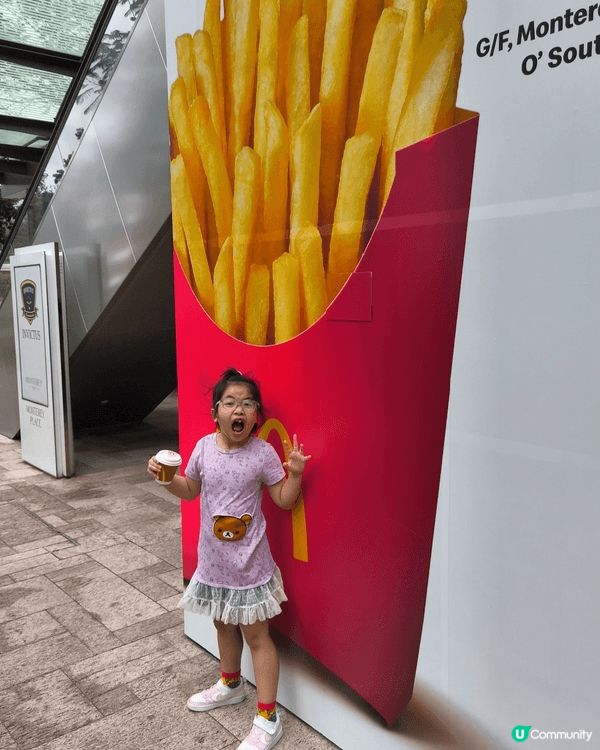 暑假最愛去食麥當奴去戲院看電影和家裡玩玩具。