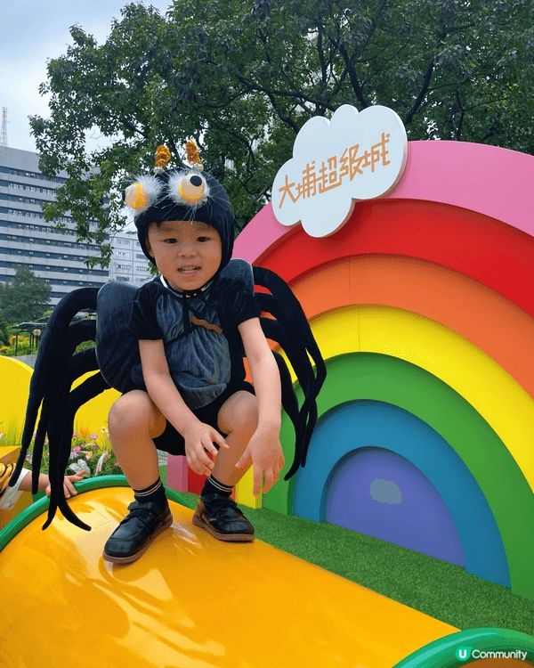 夏日雖然很熱，但最愛帶小孩到戶外玩，游水，海洋公園，彩虹村籃...