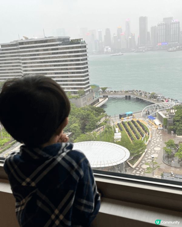 今個暑假，一家人到香港喜來登酒店慶祝小兒子嘅生日，除咗入住較...