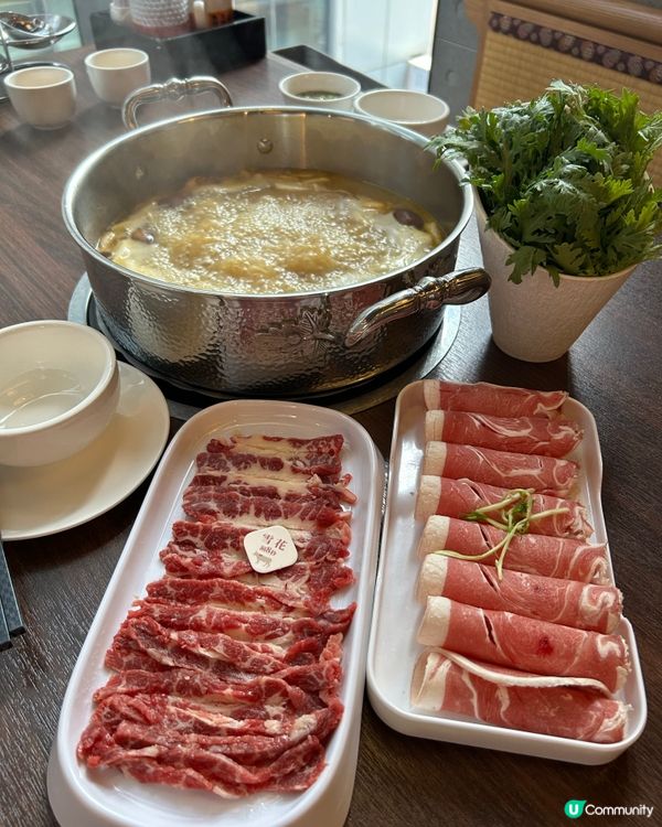 上次去了銅鑼灣新開的王府潮汕牛肉火鍋餐廳