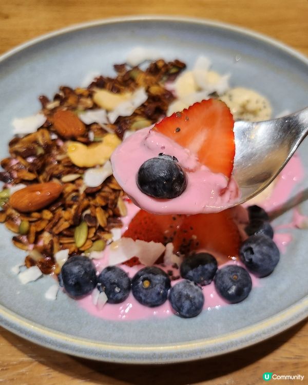 巴西莓能量滿滿！🥣🍓✨