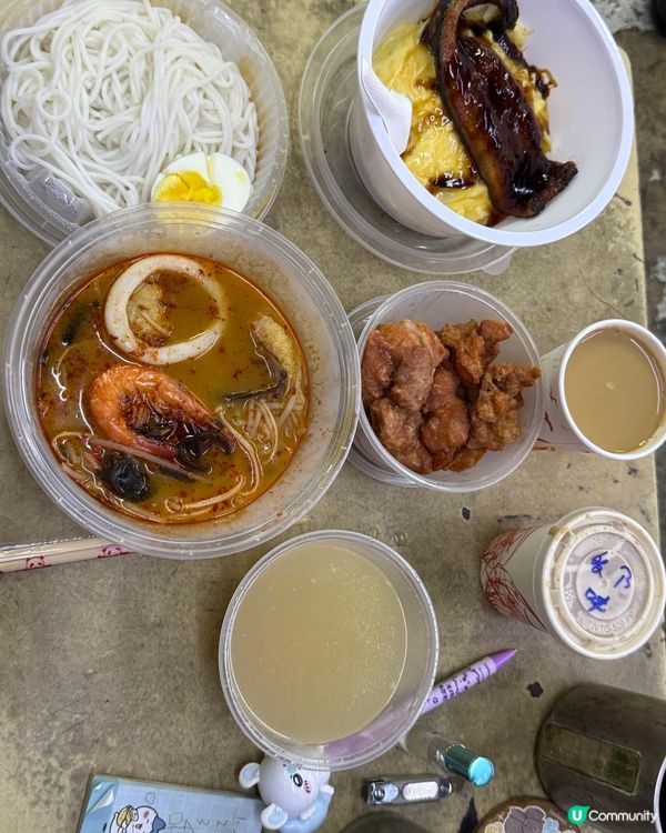 今日午餐叫外賣，鰻魚滑蛋飯，喇沙雞球米線