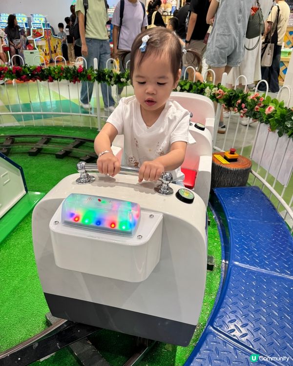 小朋友最愛坐車車🚗