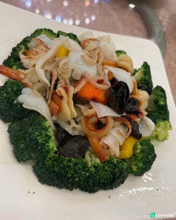 乳豬套餐半圍，六人份，好抵食，食唔晒