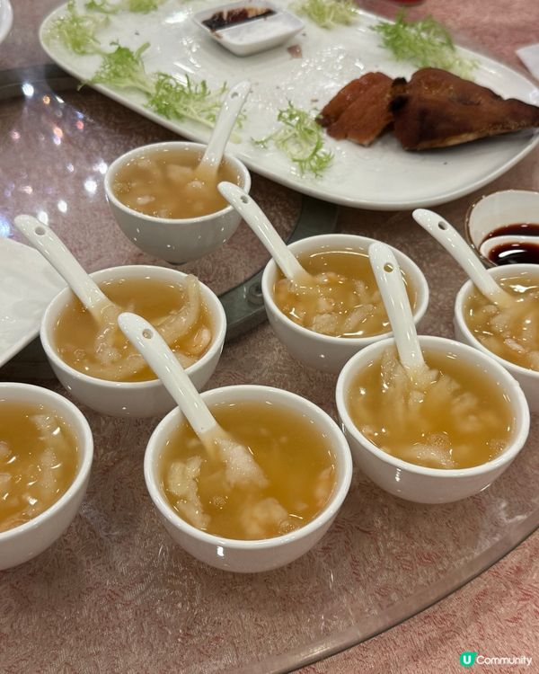 乳豬套餐半圍，六人份，好抵食，食唔晒
