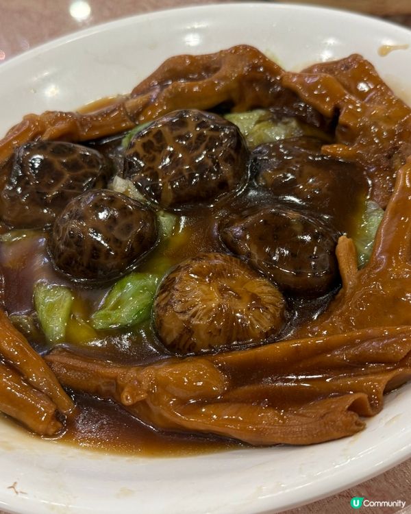 乳豬套餐半圍，六人份，好抵食，食唔晒