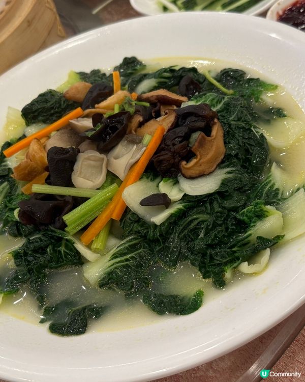 乳豬套餐半圍，六人份，好抵食，食唔晒