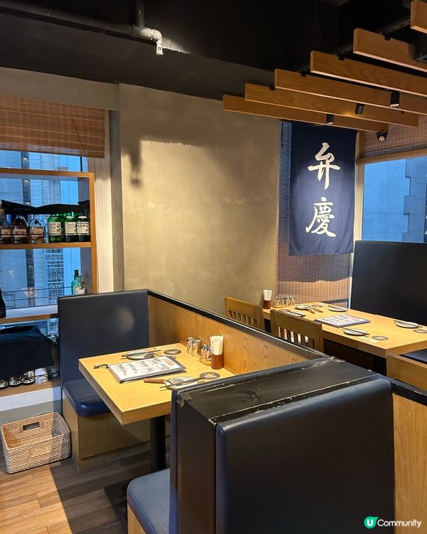 今晚預約了一間位於中環的日本人主理的大阪過江龍居酒屋🏮 其中...