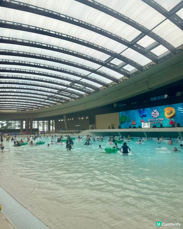 一家大小齊暢玩海洋公園水世界  日夜都好玩