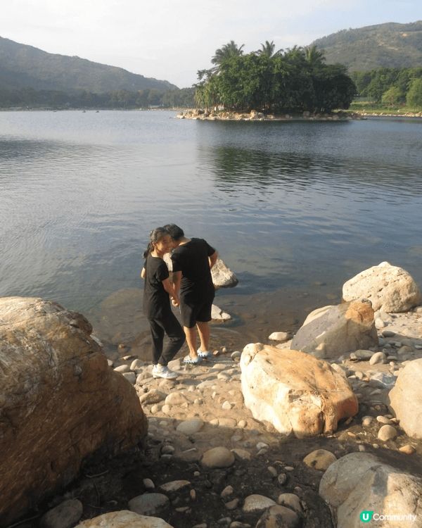 迪欣湖是現時全港最大的人造水池，這裡遠離都市繁囂，背山面湖、...