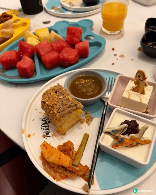 第一次去迪士尼酒店食自助餐體驗非常好招呼周到加上有迪士尼公仔...