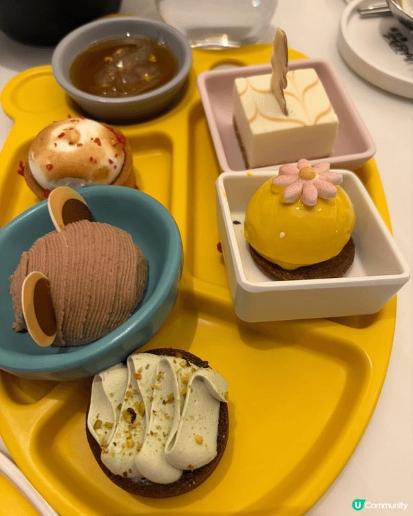 第一次去迪士尼酒店食自助餐體驗非常好招呼周到加上有迪士尼公仔...