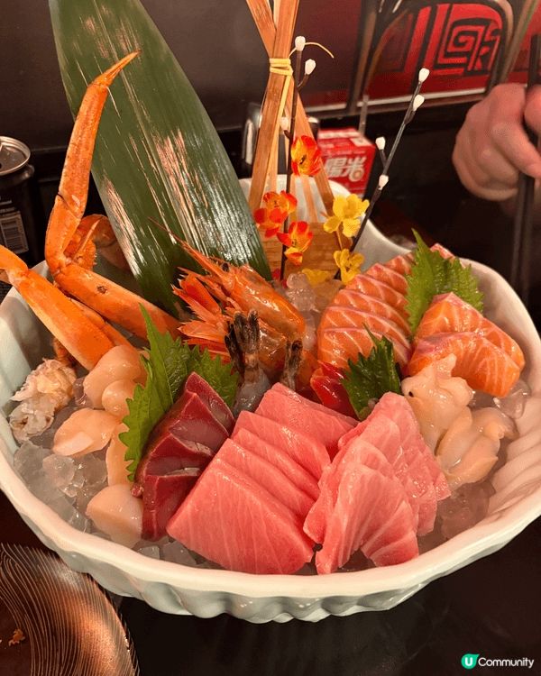 踏入香港文華東方酒店的快船廊（Clipper Lounge）...