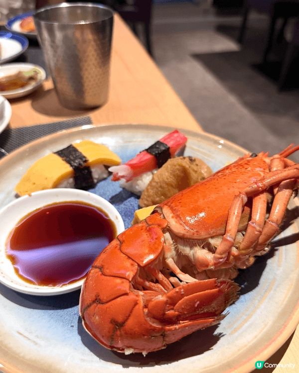 這間銅鑼灣柏麗廳的自助晚餐水準極高，龍蝦、鮑魚與鵝肝等高級食...