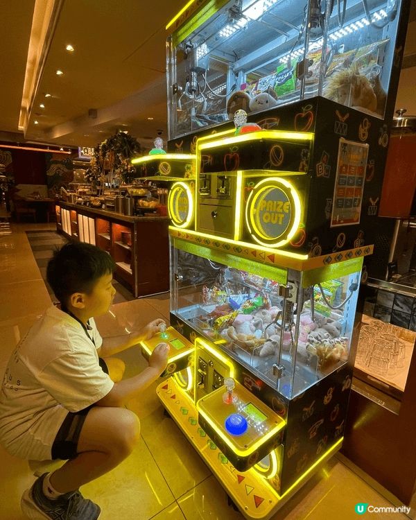 這趟自助餐體驗非常棒！餐廳的食物種類極其豐富，從新鮮的蝦類海...