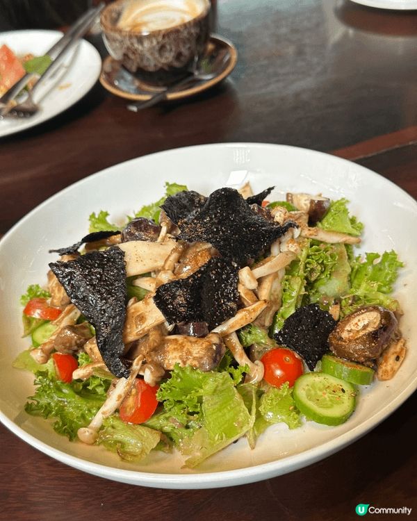 最鍾意就係食嘢，無論喺香港或者去旅行都好，都好鍾意食唔同類型...