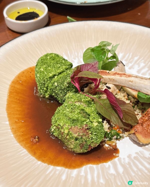 富國島新世界度假村的LUA Grill & Bar，主打柴火...