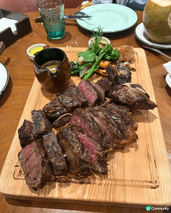 富國島新世界度假村的LUA Grill & Bar，主打柴火...