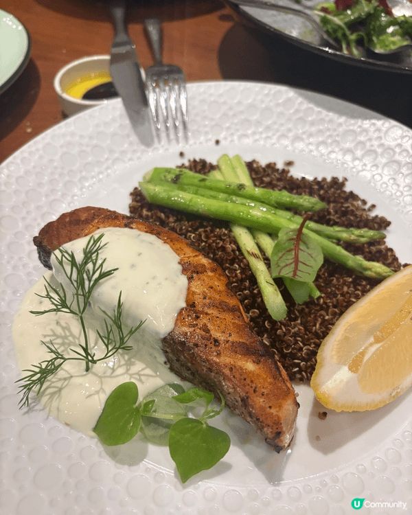 富國島新世界度假村的LUA Grill & Bar，主打柴火...