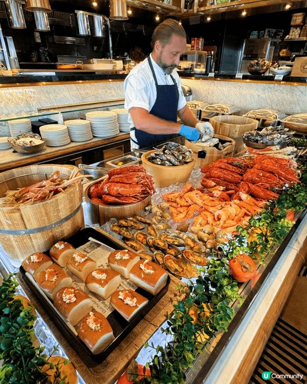 同朋友去咗位於中環嘅Porterhouse食brunch，呢...