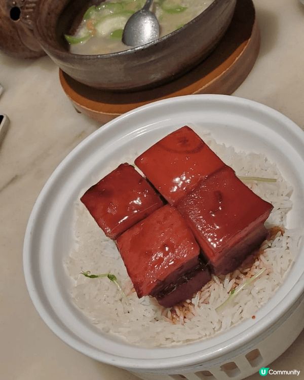 觀塘綠茶餐廳，位於地鐵站上蓋地點方便，食物美味環境舒適，值得...