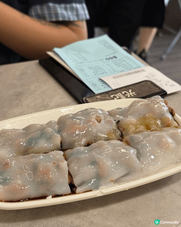 我岩岩放上黎嘅相片，包括我係葵廣掃街嘅食物，玉子燒貼埋小丸子...