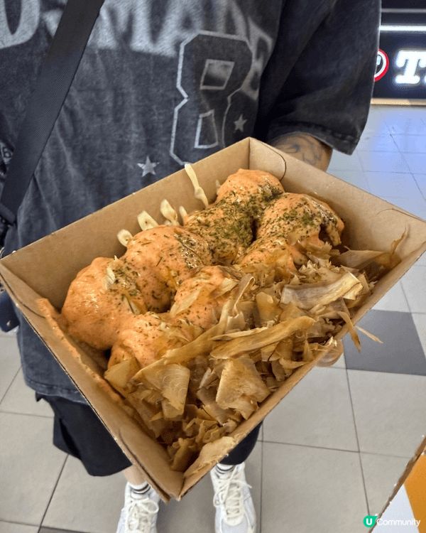 我岩岩放上黎嘅相片，包括我係葵廣掃街嘅食物，玉子燒貼埋小丸子...