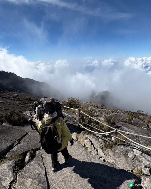 最近去咗馬來西亞Sabah嘅神山，係一個好有意義嘅地方我哋用...