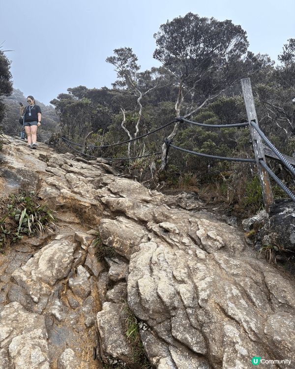 最近去咗馬來西亞Sabah嘅神山，係一個好有意義嘅地方我哋用...