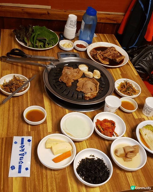 釜山地道美食，肥美燒白膳，海女海鮮湯麵，燒烤扇貝，辣炒年糕，...
