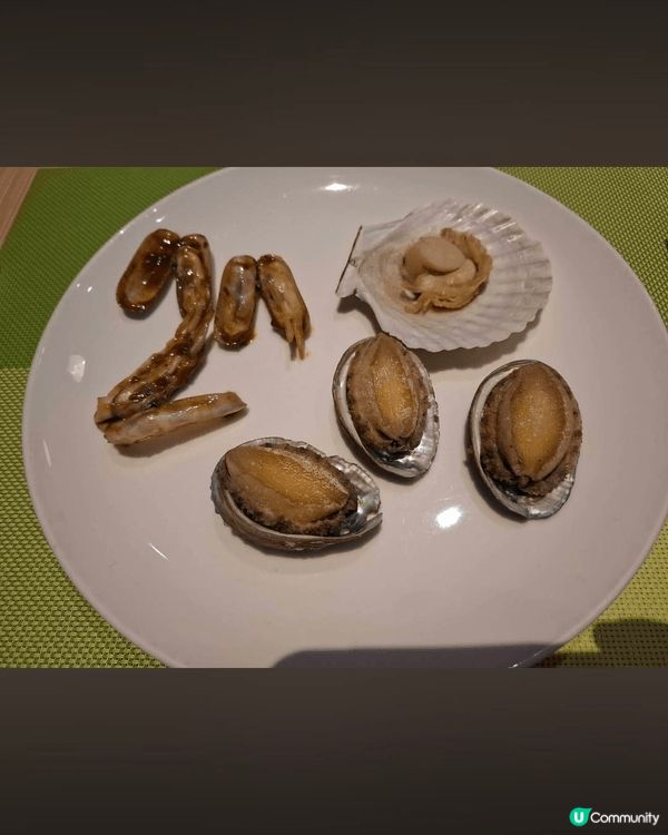 之前去葵涌一間酒店食自助晚餐，性價比高，有生蠔，五款刺身，鮑...