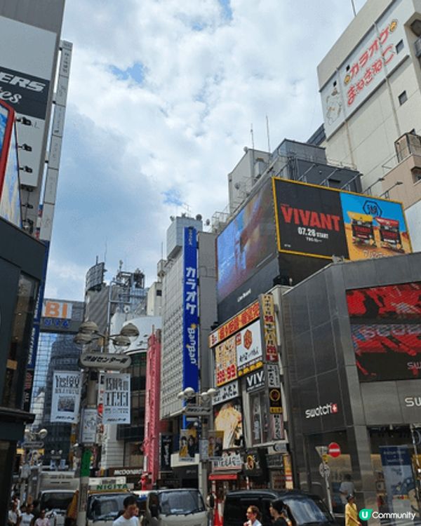 置身於日本東京澀谷街頭真係好開心，平日去都非常熱鬧，人頭湧湧...