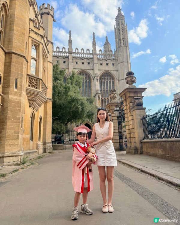 呢度係我哋之前去英國 Cambridge 影嘅畢業相