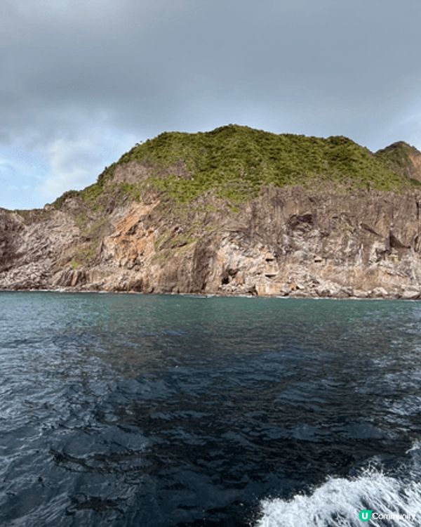 台灣宜蘭龜山島，真喺好靚既自然環境，佢因為火山，所以形成牛奶...