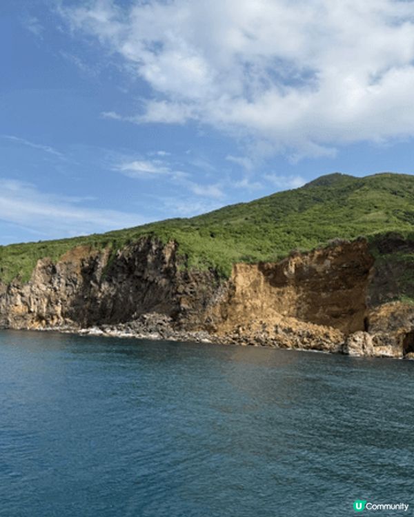 台灣宜蘭龜山島，真喺好靚既自然環境，佢因為火山，所以形成牛奶...