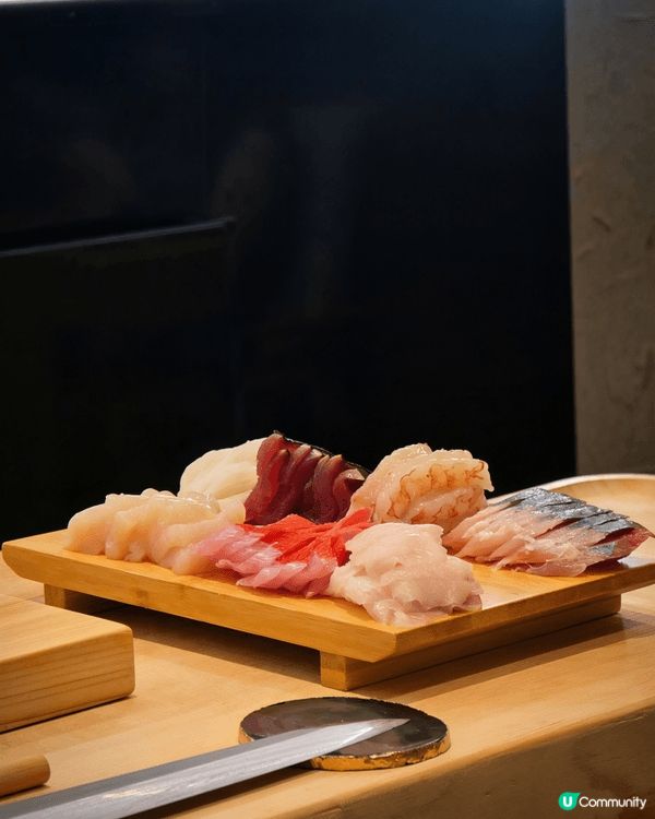 冰鎮生蠔與鱈場蟹腳非常新鮮肥美，入口鮮甜；現場即煎的和牛牛排...