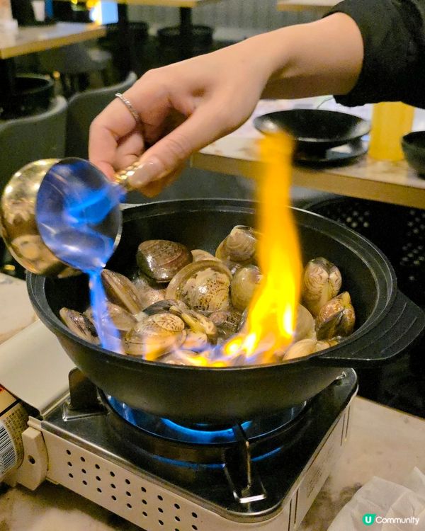 尖沙咀「大富蠔」, 除咗生蠔出名, 火焰啦啦煲(卜卜蜆)都好...