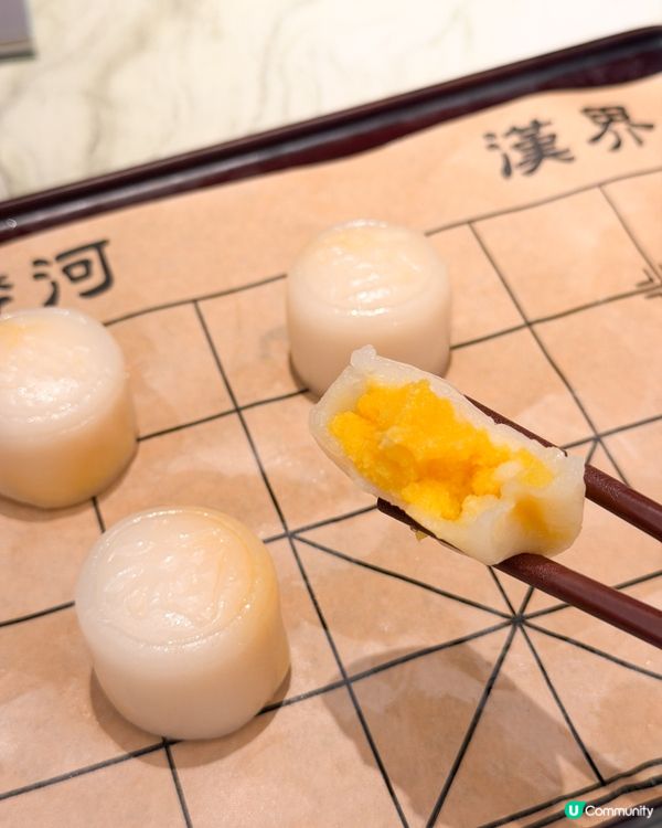 八月頭先開嘅｢八玥翡翠｣,係間現代新派粵菜食府,主打精緻點心...
