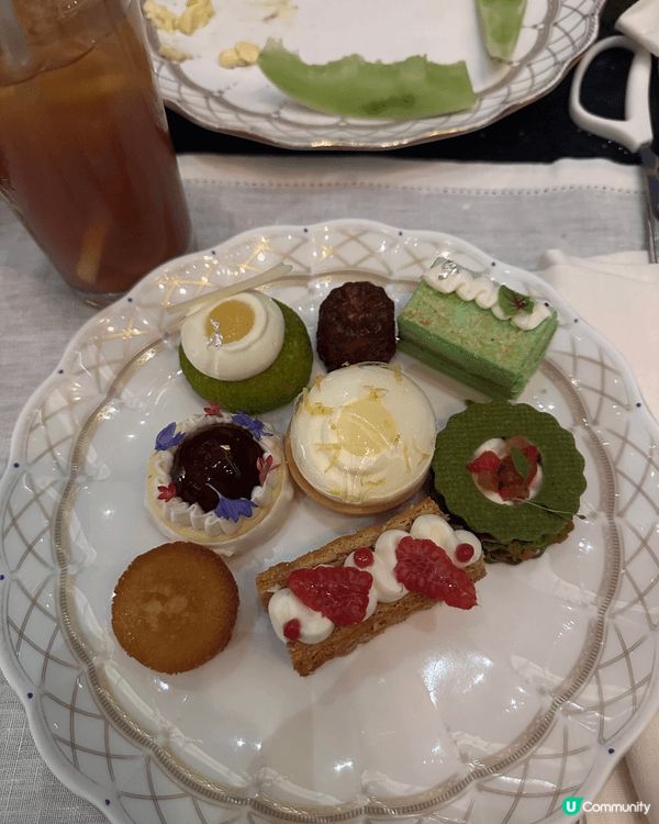 香港君悅酒店的 茶園 (Tiffin)。用餐環境以優雅舒適見...